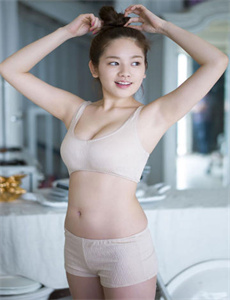 《超碰巨乳97总站中文字幕》