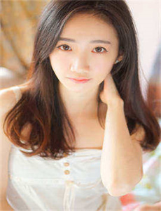 《阳光之下》
